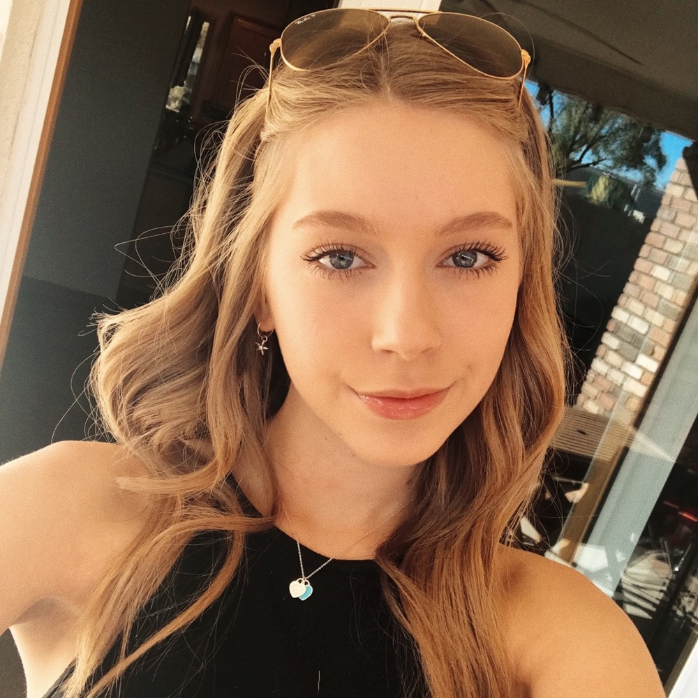 Meet your Posher, Sophia